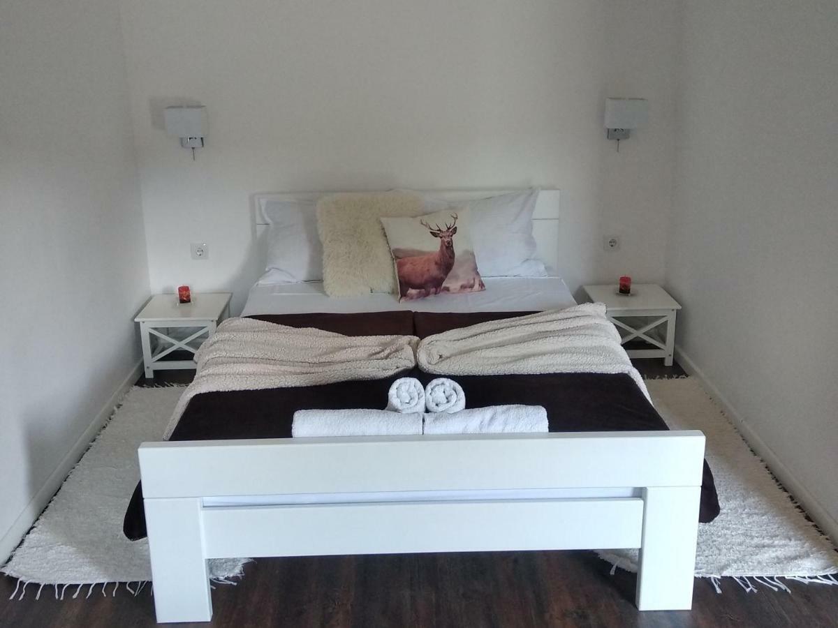 Apartments Celopek Licko Petrovo Selo Ngoại thất bức ảnh